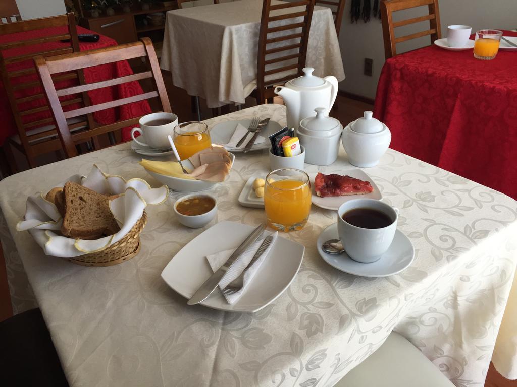 Hostal Y Departamentos Alcala 테무코 외부 사진