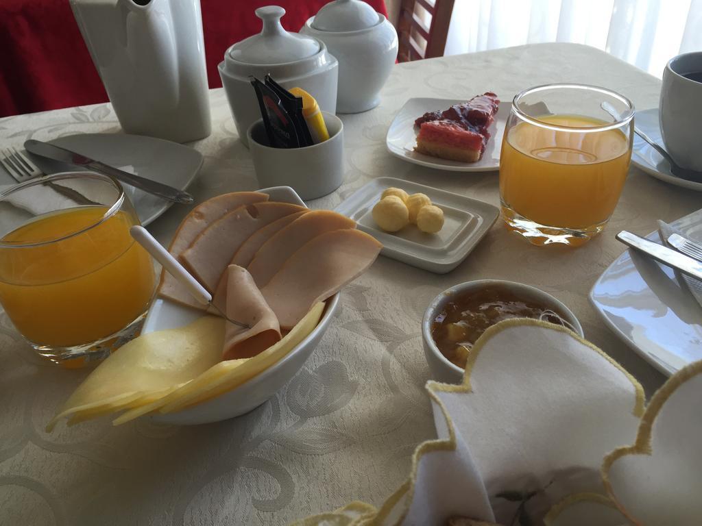 Hostal Y Departamentos Alcala 테무코 외부 사진