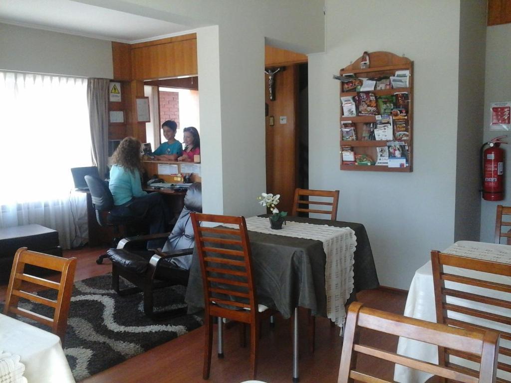 Hostal Y Departamentos Alcala 테무코 외부 사진