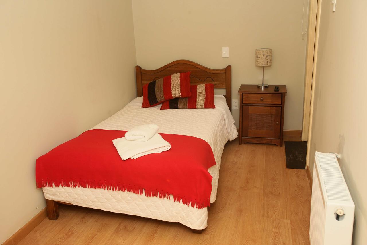 Hostal Y Departamentos Alcala 테무코 외부 사진